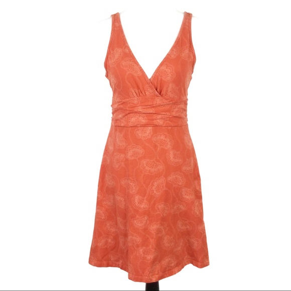 Patagonia Dresses & Skirts - Patagonia Slim Fit Organic Cotton Athletic Size Medium